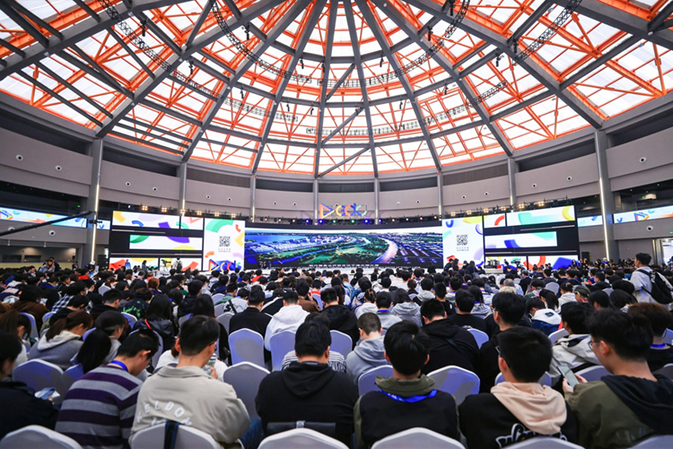 2024全球开发者先锋大会在上海盛大开幕，聚焦AI与前沿技术-第1张图片-科技快讯