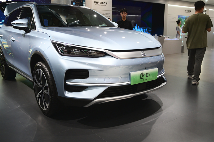 2023成都车展丨比亚迪宋L出场即焦点，多款车型预售同步开启！-第4张图片-科技快讯