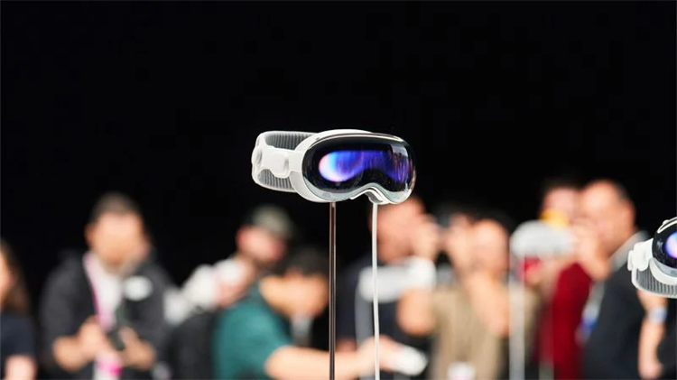 笨重、续航差、应用少的Vision Pro，为什么被认为是更先进的产品？-第2张图片-科技快讯