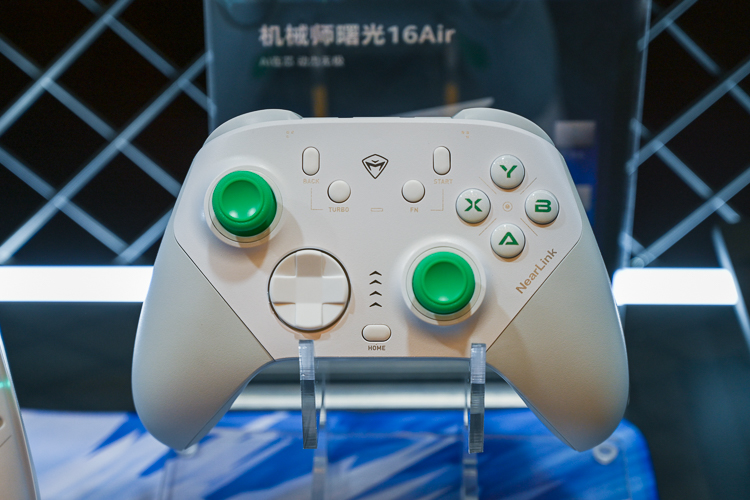 首批搭载欧拉个性化大模型，机械师曙光16 Air与星闪外设套装同亮相-第19张图片-科技快讯