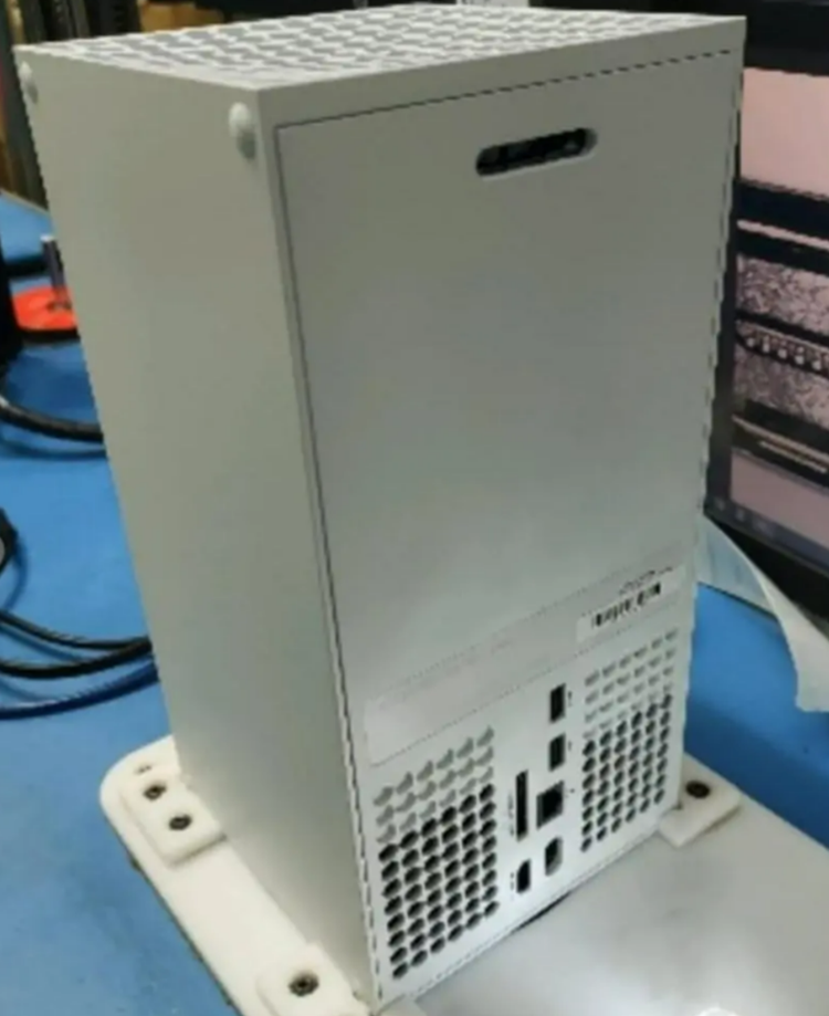 微软Xbox Series X将会推出白色版本：纯数字，与光盘说再见-第1张图片-科技快讯