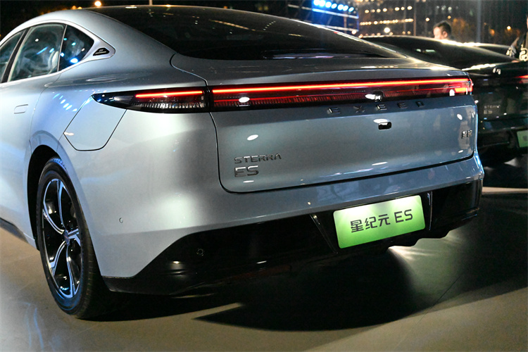 星纪元ES正式上市，更高续航905km，价格22.58万起-第6张图片-科技快讯