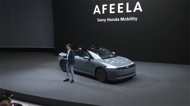 CES2024丨索尼用PS5手柄整活，直接操控电车上场-第2张图片-科技快讯