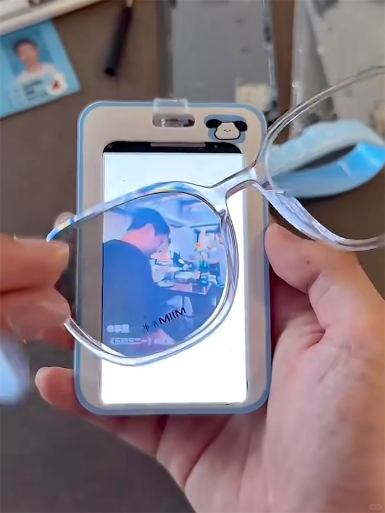厚度1厘米的iPhone手机你见过吗？它已经在学生中爆火！-第1张图片-科技快讯