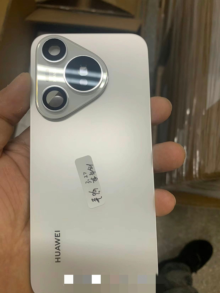 疑似华为P70标准版谍照曝光：不是素皮，Deco装饰与背板均是玻璃材质-第1张图片-科技快讯