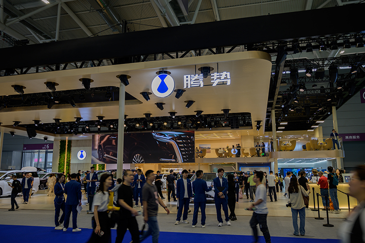 腾势N7迎来OTA：车展地深圳尝鲜，其余城市陆续上线-第1张图片-科技快讯