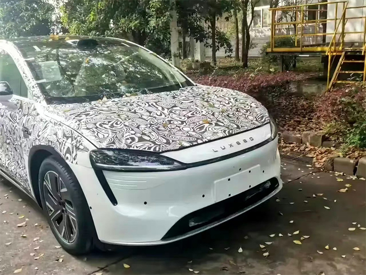 华为新车谍照曝光：定位轿跑SUV，含华量爆表-第4张图片-科技快讯