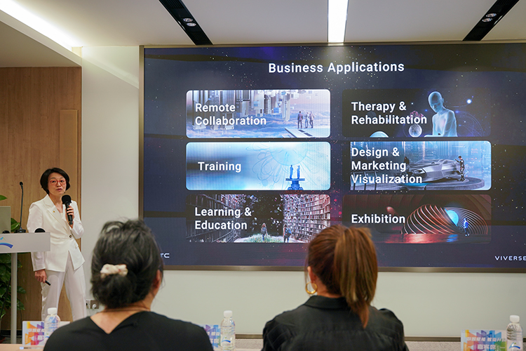 HTC VIVE携XR精英套装参展上交会 用AI结合元宇宙技术推动社会发展-第3张图片-科技快讯