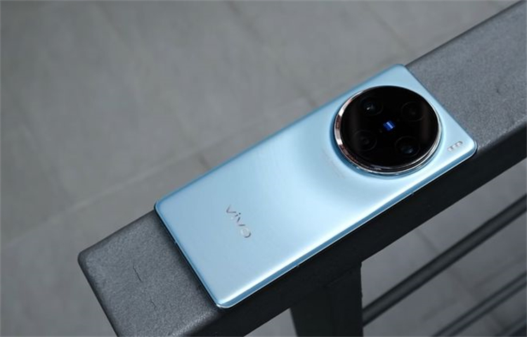 vivo X200标准版配置曝光，距离“真香机”尚有段距离-第1张图片-科技快讯
