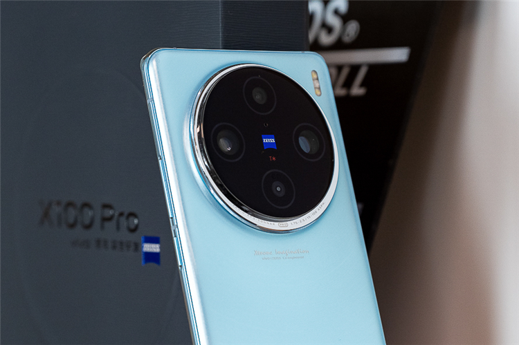 屏幕大改支持超声波指纹，内置6000mAh电池，vivo X200 Pro或10月登场-第1张图片-科技快讯