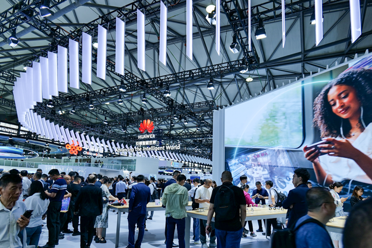 华为展示5G-A通信解决方案：充裕带宽为行业带来更多可能-第1张图片-科技快讯