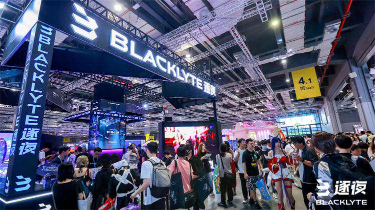 BLACK *** TE逐夜首发“炸场”BW2024，定义潮酷“竞”生活-第1张图片-科技快讯