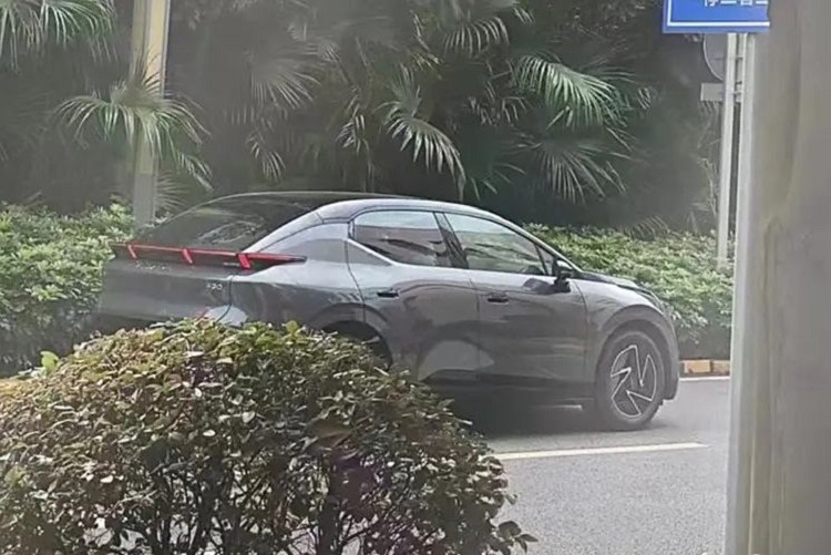极氪、领克一家亲？领克第二款纯电车型曝光！-第2张图片-科技快讯
