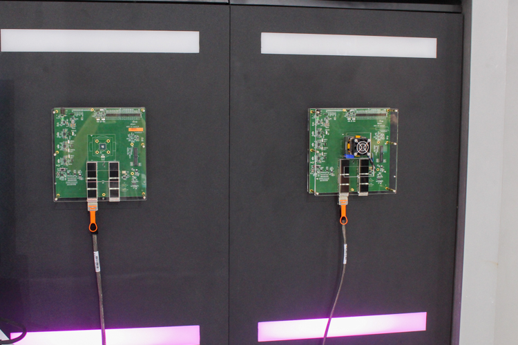 联发科COMPUTEX 2025展示多款高性能计算设备：高质量加速AI训练-第2张图片-科技快讯