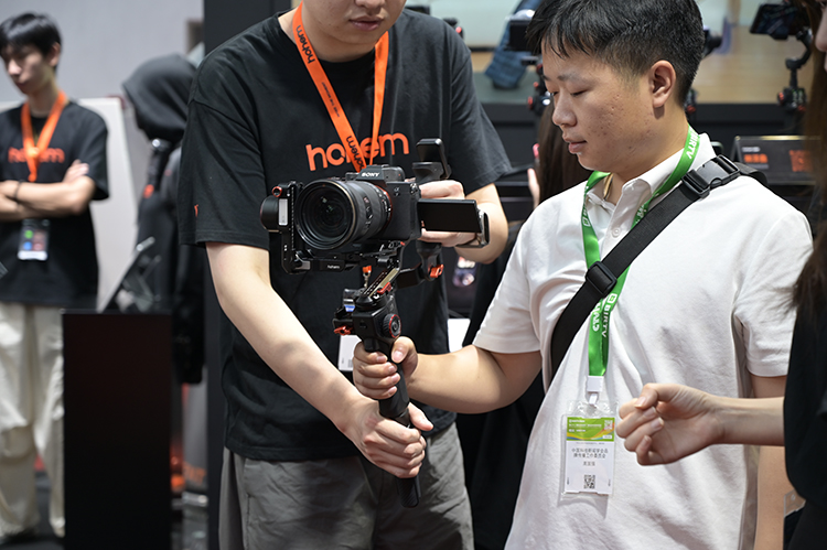 2025BIRTV展浩瀚MT3 Pro相机云台全球首发 单人创作神器-第6张图片-科技快讯
