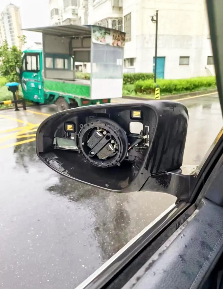 4S店800，网上50，汽车“天价维修”如何避免？-第1张图片-科技快讯