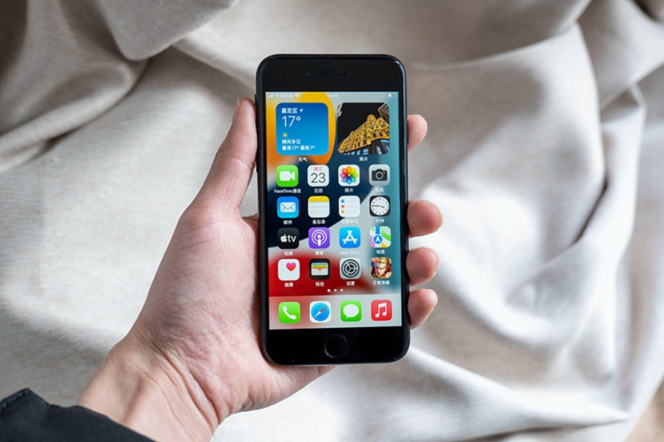 库克真的是一个人才！官网在售更便宜iPhone 16e来了，再现精准刀法-第19张图片-科技快讯