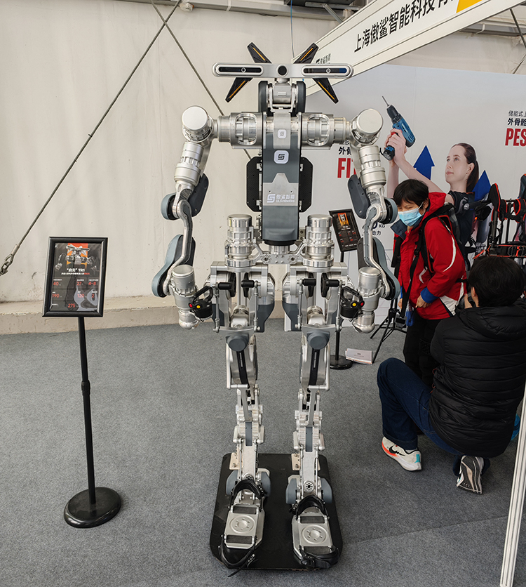 2025全球开发者先锋大会正式启动：AI技术全面大爆发，机器人也在进化-第10张图片-科技快讯