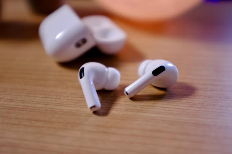 AirPods Pro 3最新爆料 三年升级价格与核心功能全解析-第2张图片-科技快讯