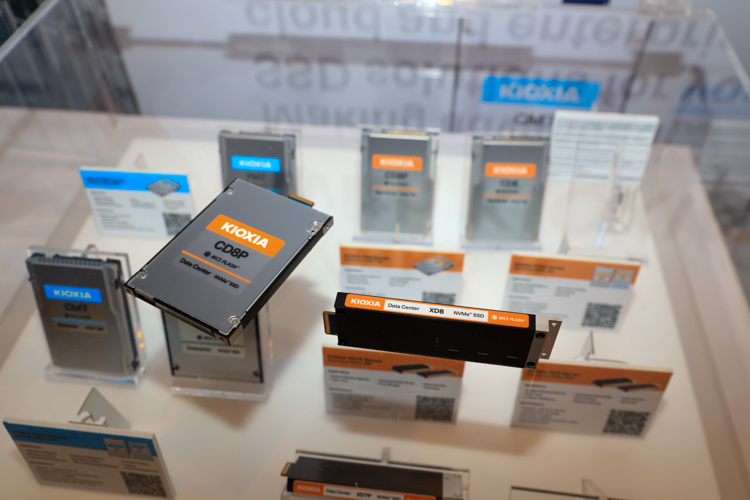 铠侠携存储亮相CES 2025：PCIe 5.0 SSD让AI训练如虎添翼-第5张图片-科技快讯