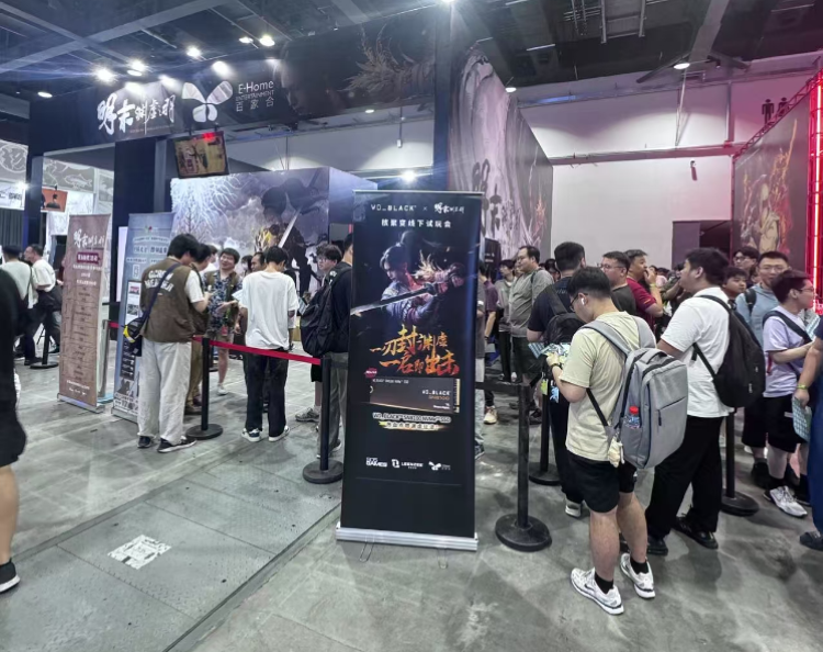 闪迪存储全家桶亮相核聚变2025 支持PS5 Switch及PC多平台存储-第8张图片-科技快讯