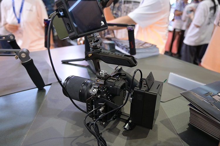 斯莫格BIRTV2025展会重磅亮相 全系摄影器材新品集中发布-第9张图片-科技快讯