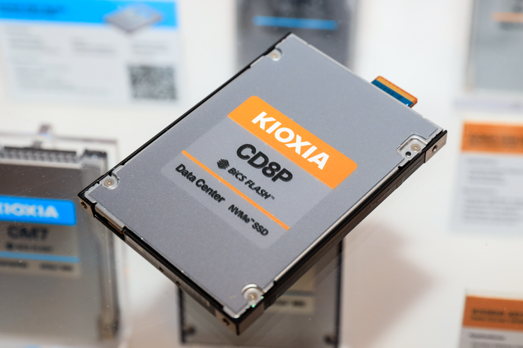 铠侠携存储亮相CES 2025：PCIe 5.0 SSD让AI训练如虎添翼-第2张图片-科技快讯