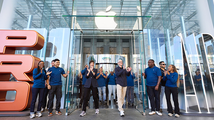 苹果CEO库克否认iPhone 17系列涨价与关税有关-第1张图片-科技快讯