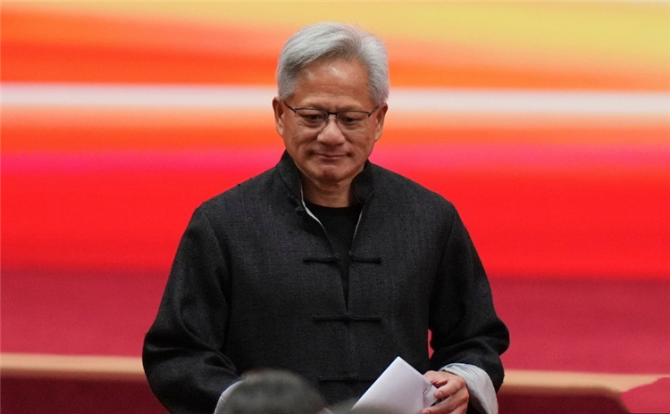 黄仁勋穿唐装讲中文力推小米汽车瞄准中国市场商机-第1张图片-科技快讯