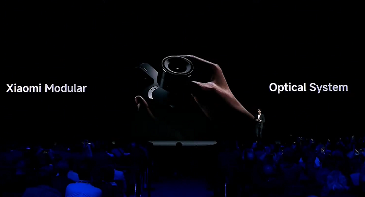 小米MWC2025开秀肌肉！不是汽车、手机，而是一个手机磁吸镜头-第1张图片-科技快讯