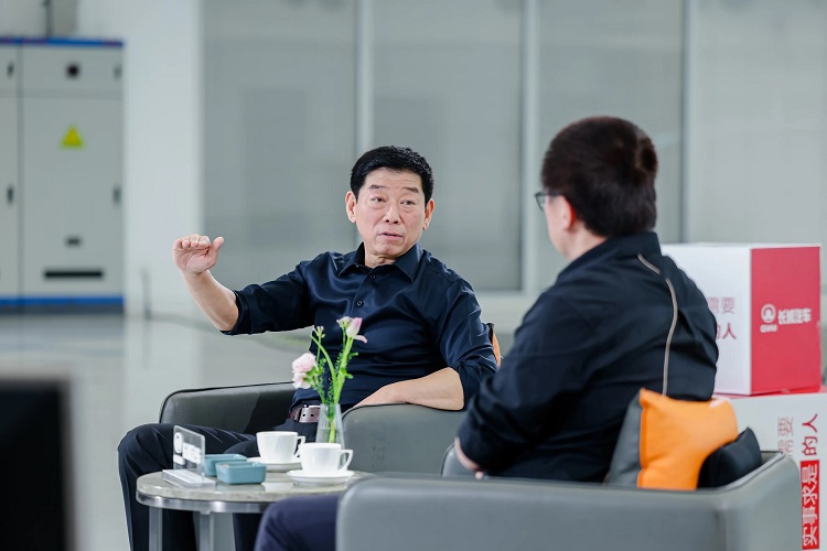 长城全尺寸旗舰SUV曝光 6C快充400公里续航 保定揽胜实力如何-第1张图片-科技快讯
