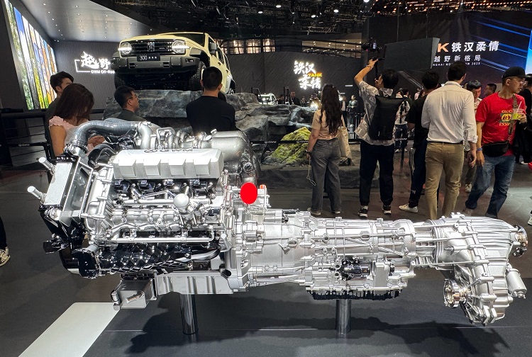 顶置双涡轮+混动变速箱！长城居然搞出了4.0T V8发动机-第2张图片-科技快讯
