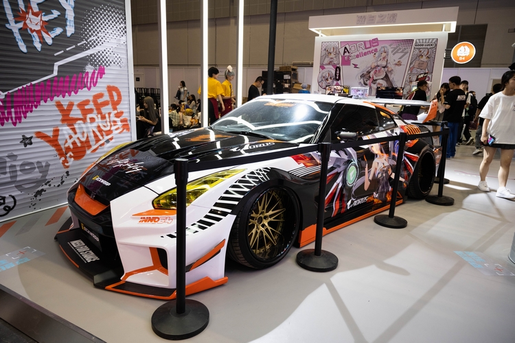 技嘉BW 2025展台国风赛博痛车雕妹创意十足-第11张图片-科技快讯