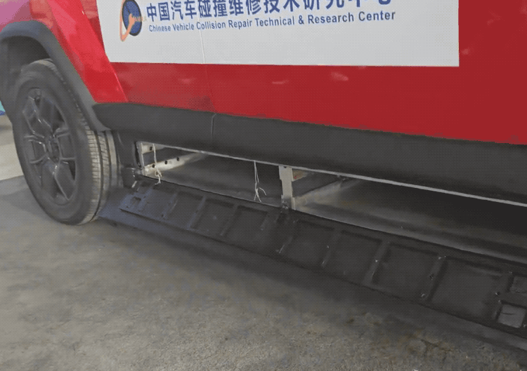 为防自燃新能源车电池弹射技术引发争议：死道友不死贫道-第4张图片-科技快讯