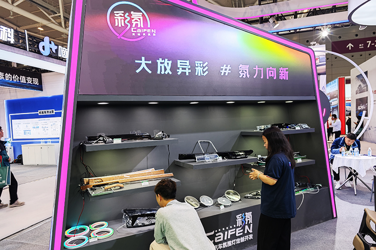 2025深圳国际性能及定制改装车展：新能源汽车产业链的大荟萃-第14张图片-科技快讯