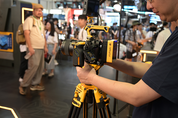 斯莫格BIRTV2025展会重磅亮相 全系摄影器材新品集中发布-第3张图片-科技快讯