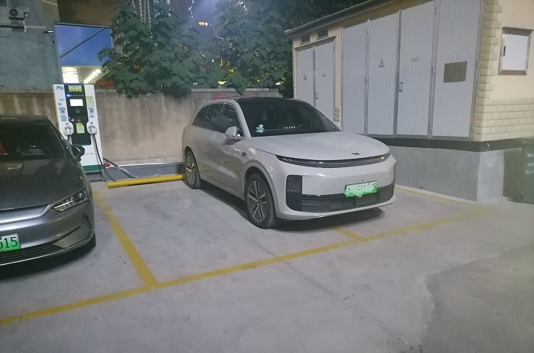 理想汽车遭遇水军抹黑？行业黑幕曝光引热议-第2张图片-科技快讯