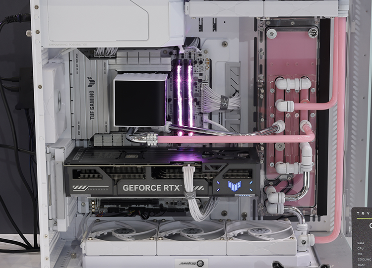 创意太赞了！TRYX在COMPUTEX 2025带来L型双屏“舞台”水冷等新奇产品-第4张图片-科技快讯