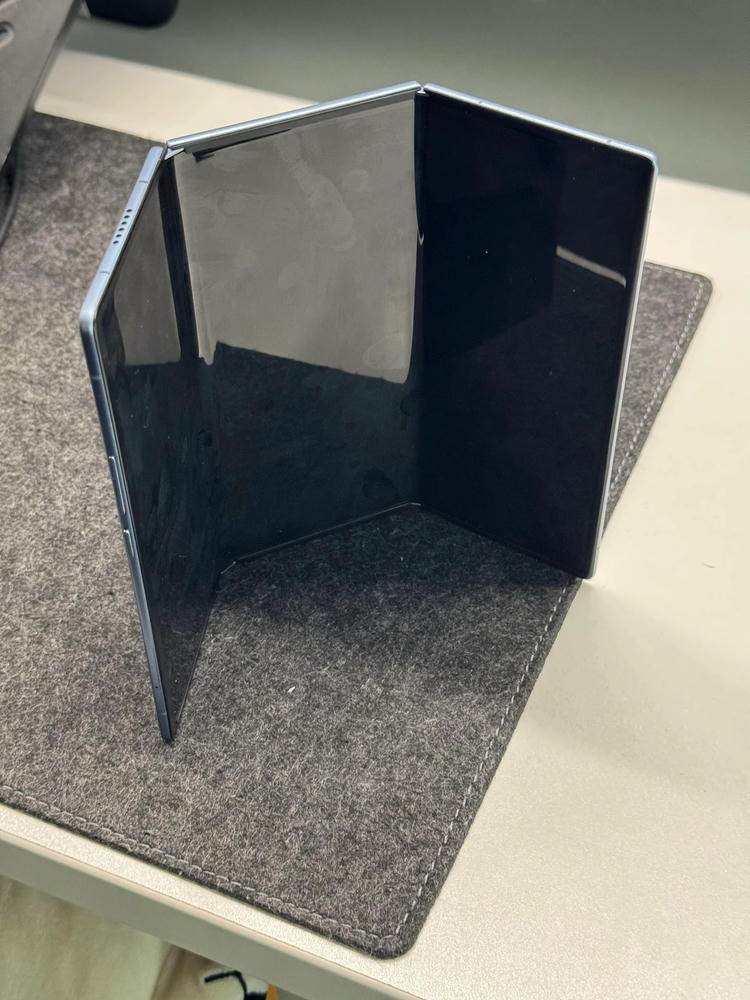 三星计划2025年底推出三折叠手机 高管透露最新进展-第3张图片-科技快讯