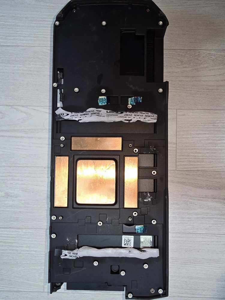 AMD 7990 XTX顶级显卡散热器曝光 配备3x8Pin供电接口-第7张图片-科技快讯