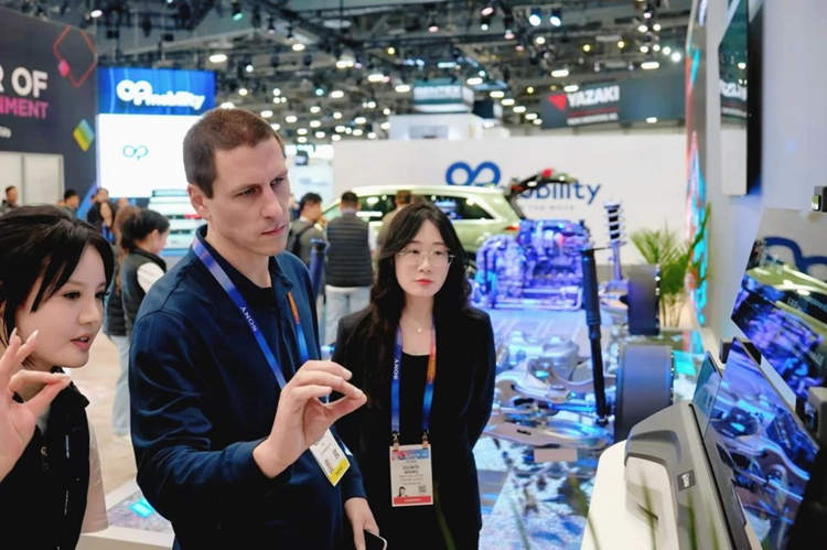 CES 2025暴走三天，这一场科技春晚，我看到了硬核新品和贯穿全场AI-第41张图片-科技快讯