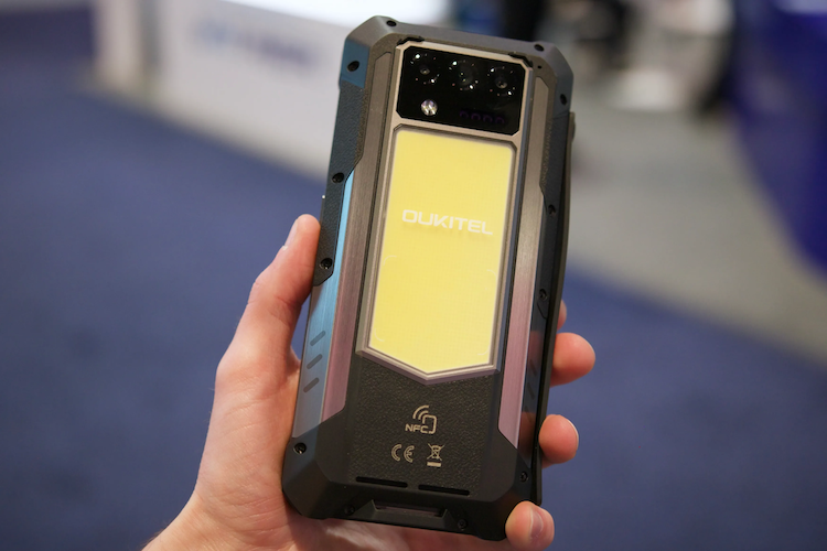 33000mAh电池，自带可拆卸手环和耳机！Oukitel新手机不要太怪！-第3张图片-科技快讯