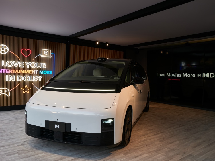 杜比亮相CES2025，深入体验搭载杜比视界+全景声的首款汽车-第1张图片-科技快讯