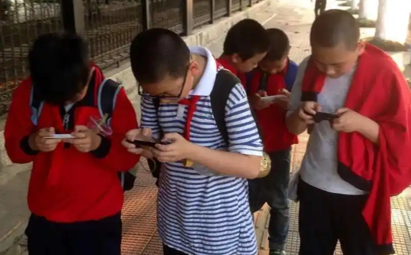 好事还是坏事？巴西将限制中小学在校使用手机，已通过法案-第2张图片-科技快讯