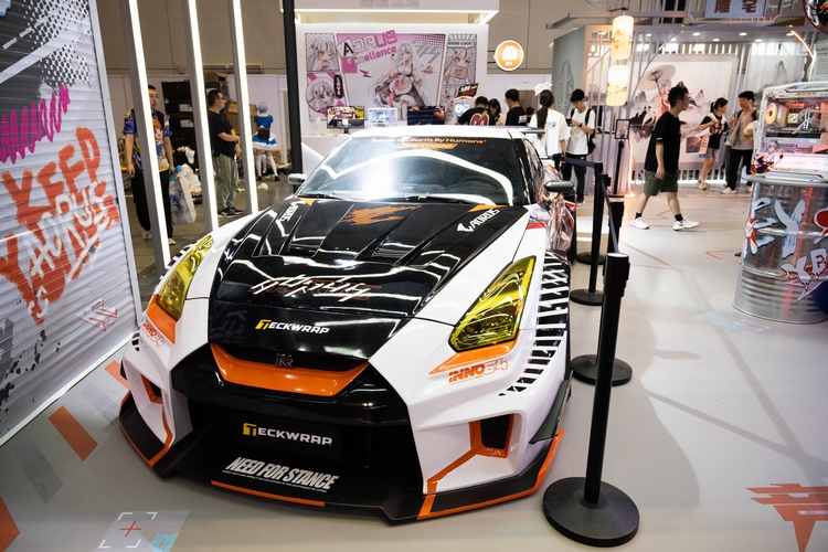 技嘉BW 2025展台国风赛博痛车雕妹创意十足-第12张图片-科技快讯