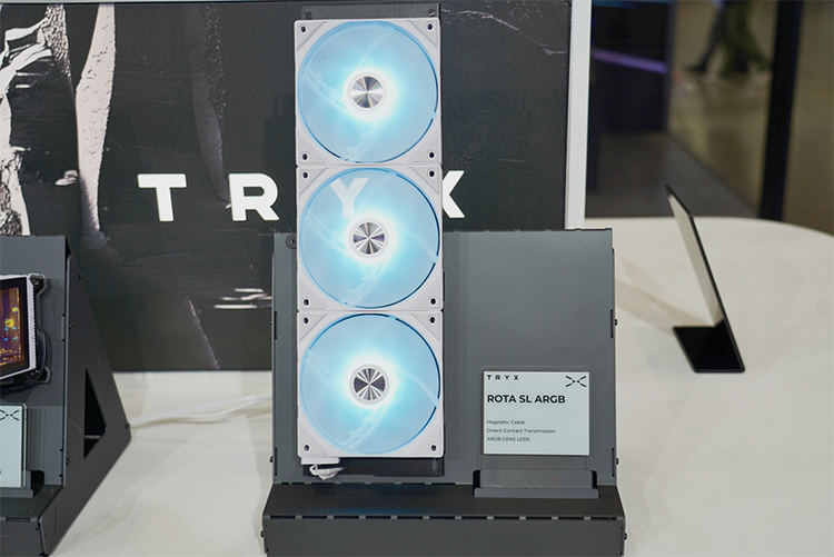 创意太赞了！TRYX在COMPUTEX 2025带来L型双屏“舞台”水冷等新奇产品-第11张图片-科技快讯