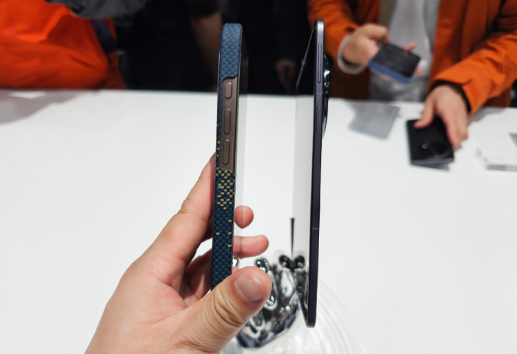 直屏党的春天到了！超大杯OPPO Find X8 Ultra将用直屏，且轻薄-第3张图片-科技快讯