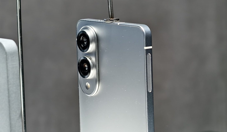 Galaxy S25 Edge参数曝光：骁龙8至尊版安排上，史上最轻薄-第1张图片-科技快讯