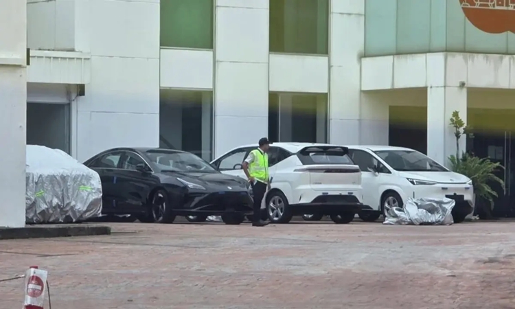 靠东南亚打赢复活赛？合创多款车型现身马来西亚-第1张图片-科技快讯
