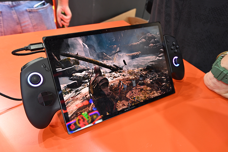 OnexPlayer携游戏掌机参展ChinaJoy，开展首日被游戏玩家瞬间挤满-第4张图片-科技快讯
